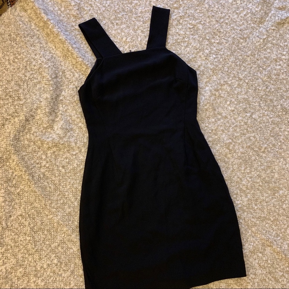 Theory black dress w/Y shoulder strap detail, sz 4